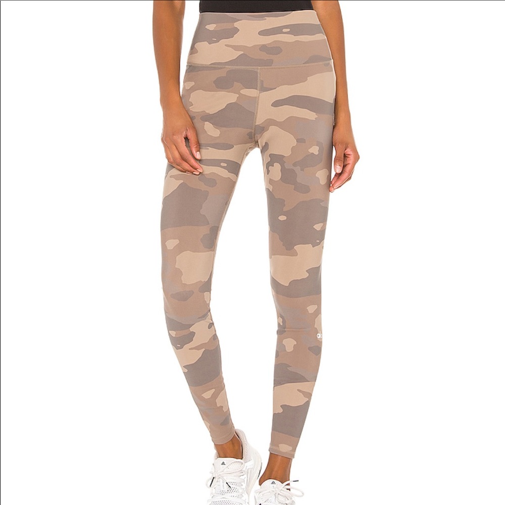Alo leggings - revolve clothing - size small